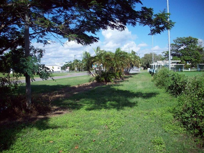 12 Williams Street, Bowen QLD 4805