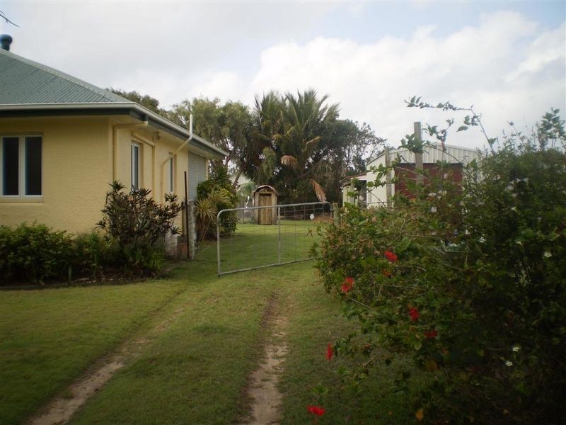 42 Field Street, Bowen QLD 4805