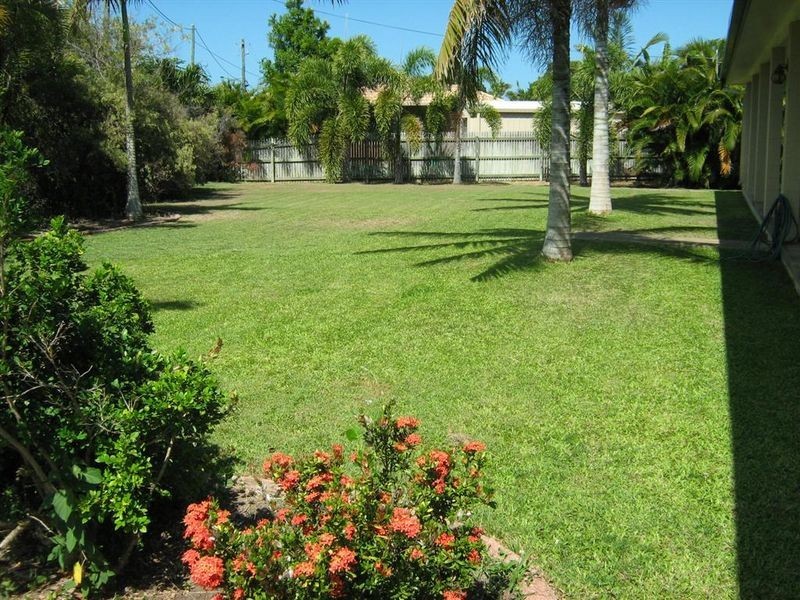 35 Bryant Avenue, Bowen QLD 4805