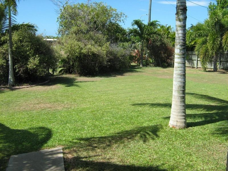 35 Bryant Avenue, Bowen QLD 4805