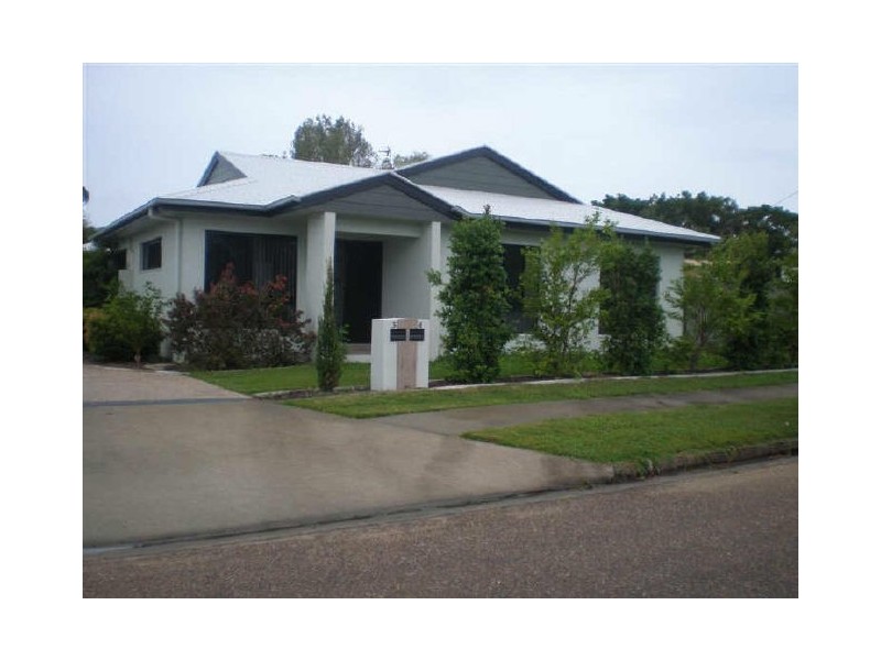 4/25 Don Street, Bowen QLD 4805