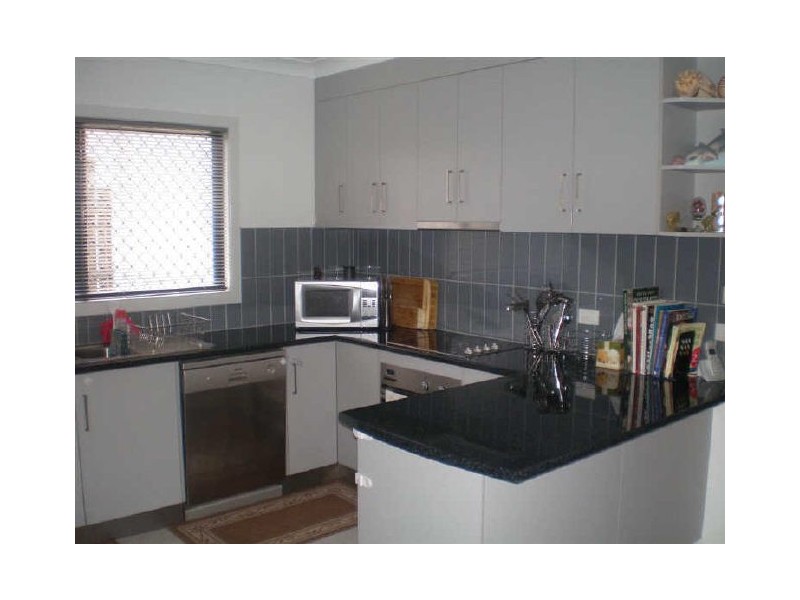 4/25 Don Street, Bowen QLD 4805