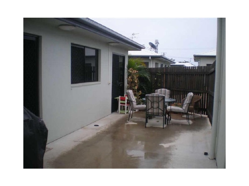 4/25 Don Street, Bowen QLD 4805