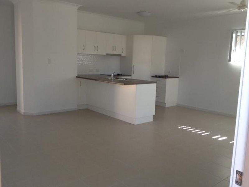 2/22 Tracey Street, Bowen QLD 4805