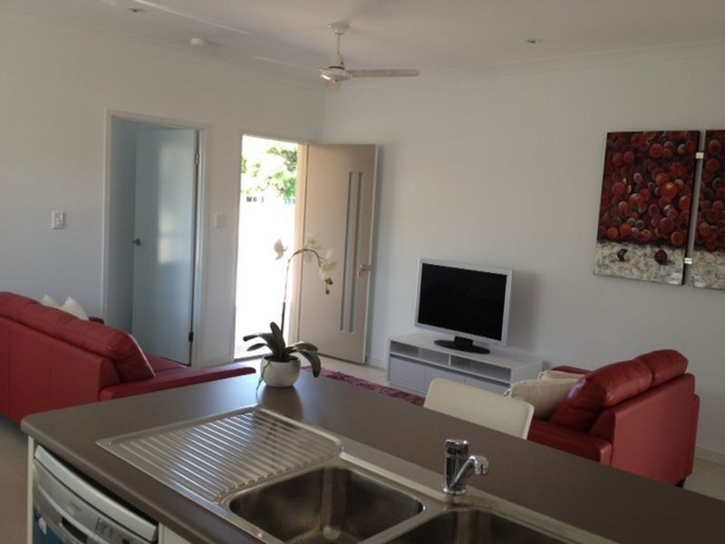 3 & 4/22 Tracey Street, Bowen QLD 4805
