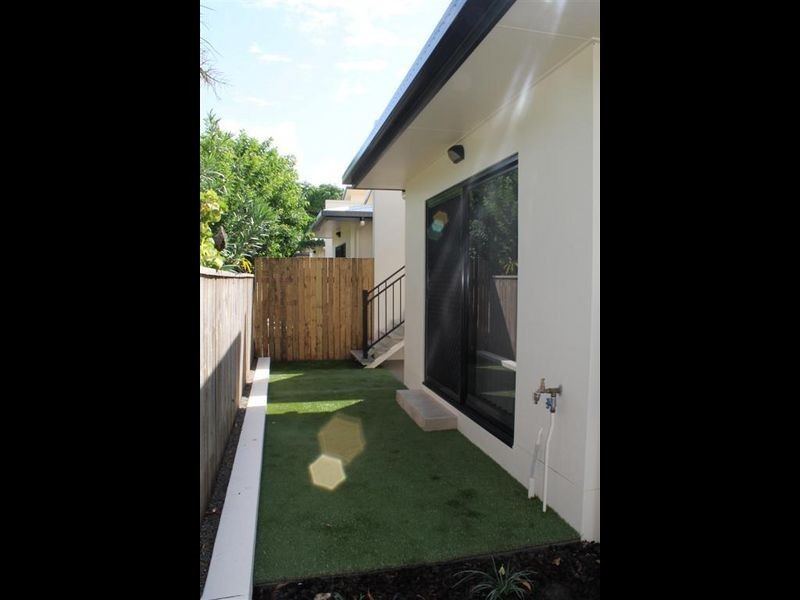 2/56 Murroona Street, Bowen QLD 4805