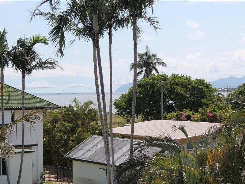 4/56 Murroona Street, Bowen QLD 4805