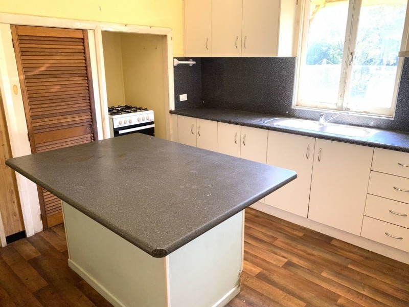 33 Gloucester Street, Bowen QLD 4805