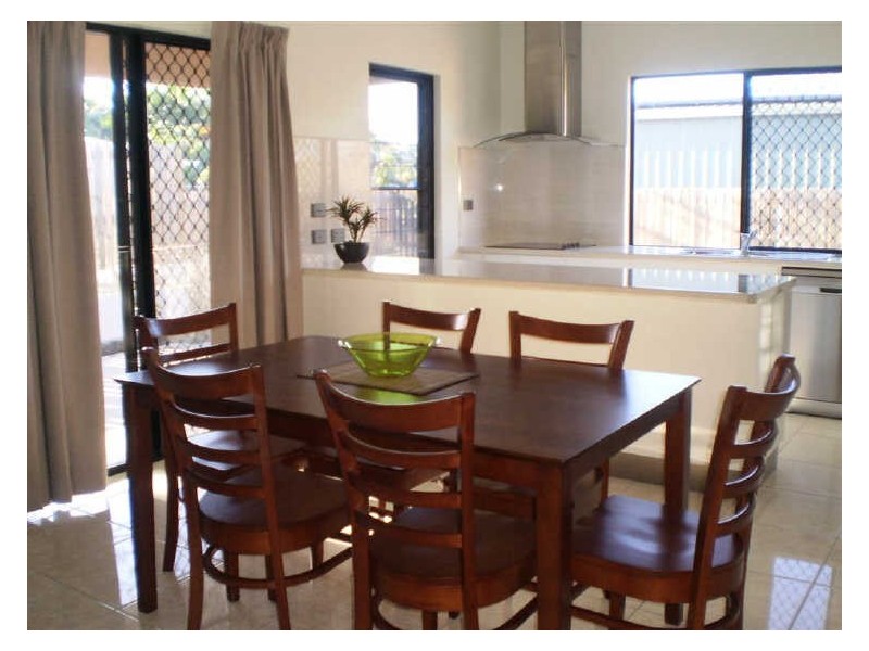 Units/11 Kennedy Street, Bowen QLD 4805
