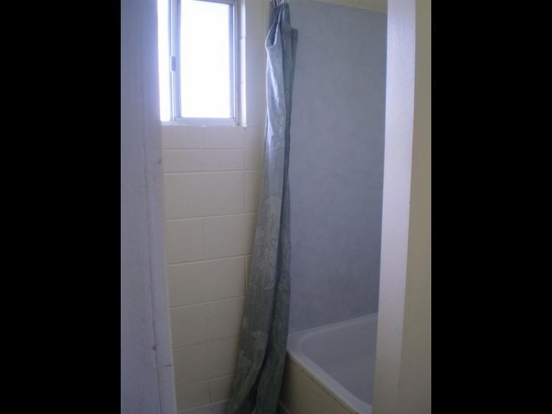 4/121 Herbert Street, Bowen QLD 4805