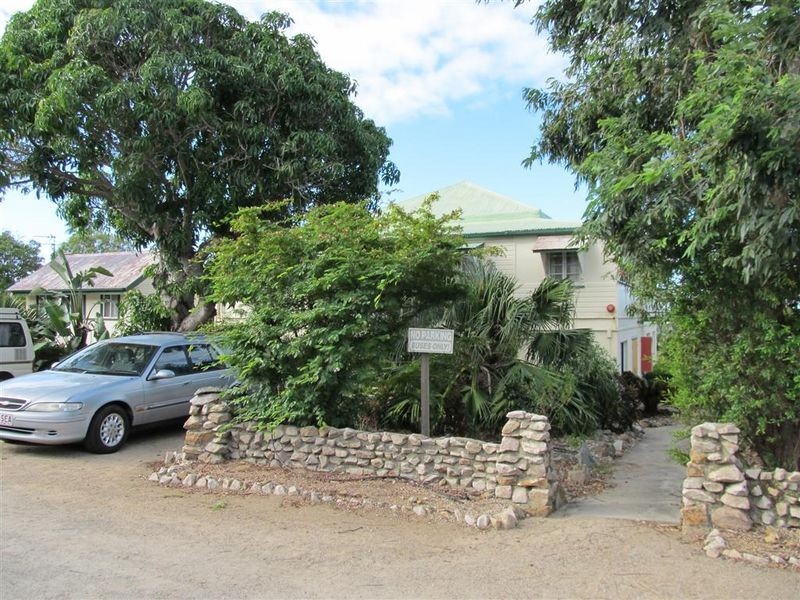 Barnacles Backpackers (16-18 Gordon St), Bowen QLD 4805
