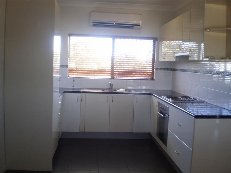 4/10 Sinclair Street, Bowen QLD 4805