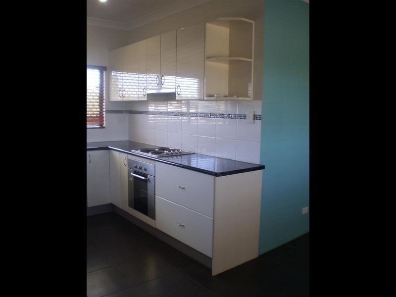 4/10 Sinclair Street, Bowen QLD 4805