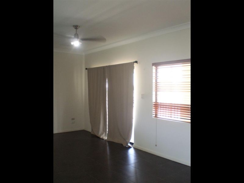 4/10 Sinclair Street, Bowen QLD 4805