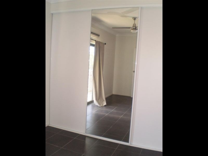 4/10 Sinclair Street, Bowen QLD 4805