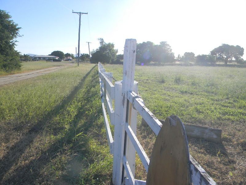 77 Avoca Road, Bowen QLD 4805