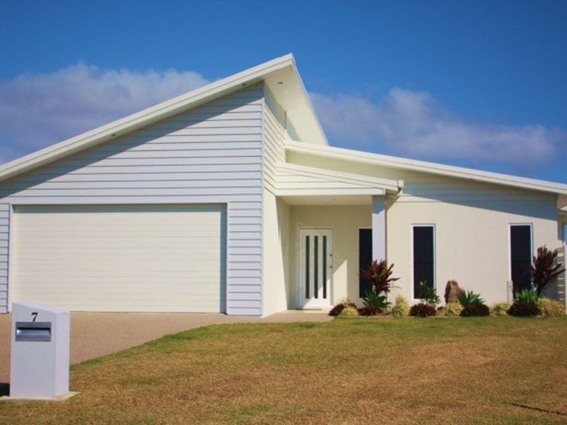 7 Cullen Close, Bowen QLD 4805