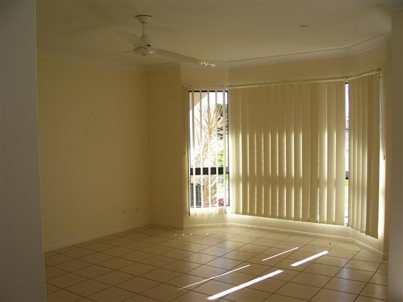 2/81 Tollington Road, Bowen QLD 4805
