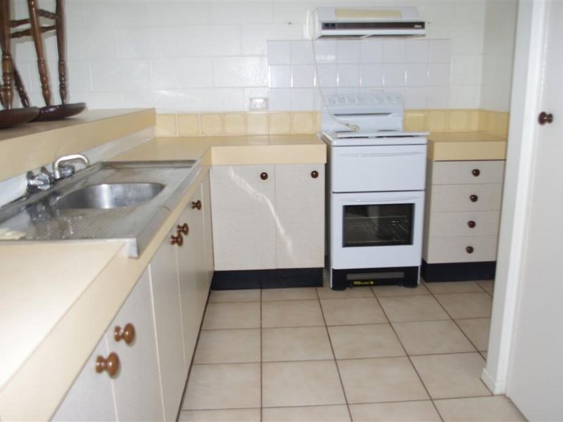 4/10 Poinciana Drive, Bowen QLD 4805