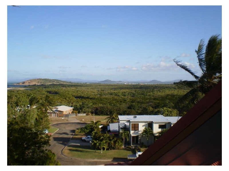 4/10 Poinciana Drive, Bowen QLD 4805