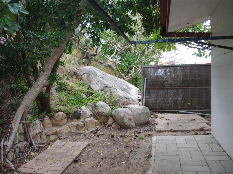 4/10 Poinciana Drive, Bowen QLD 4805