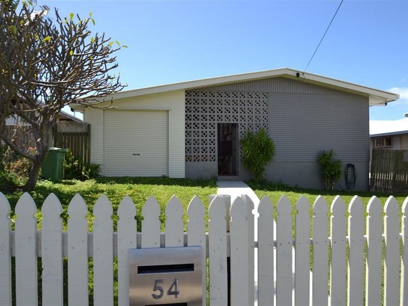 54 Herbert Street, Bowen QLD 4805