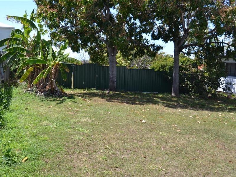 54 Herbert Street, Bowen QLD 4805