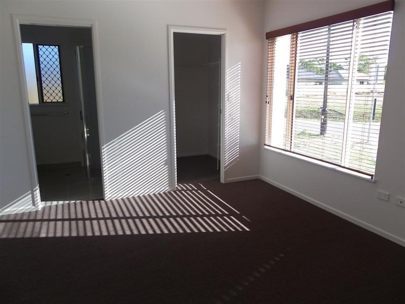 30 Seabreeze Crescent, Bowen QLD 4805