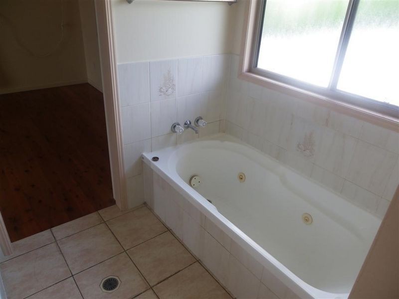 43 Whyte Avenue, Bowen QLD 4805