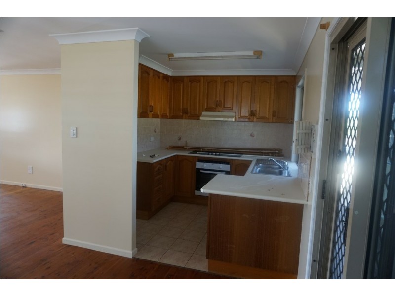 43 Whyte Avenue, Bowen QLD 4805