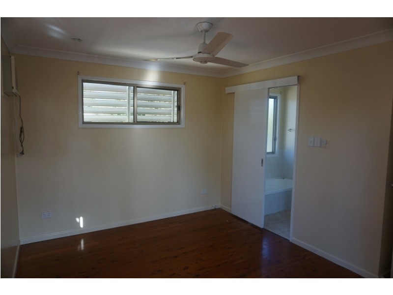 43 Whyte Avenue, Bowen QLD 4805