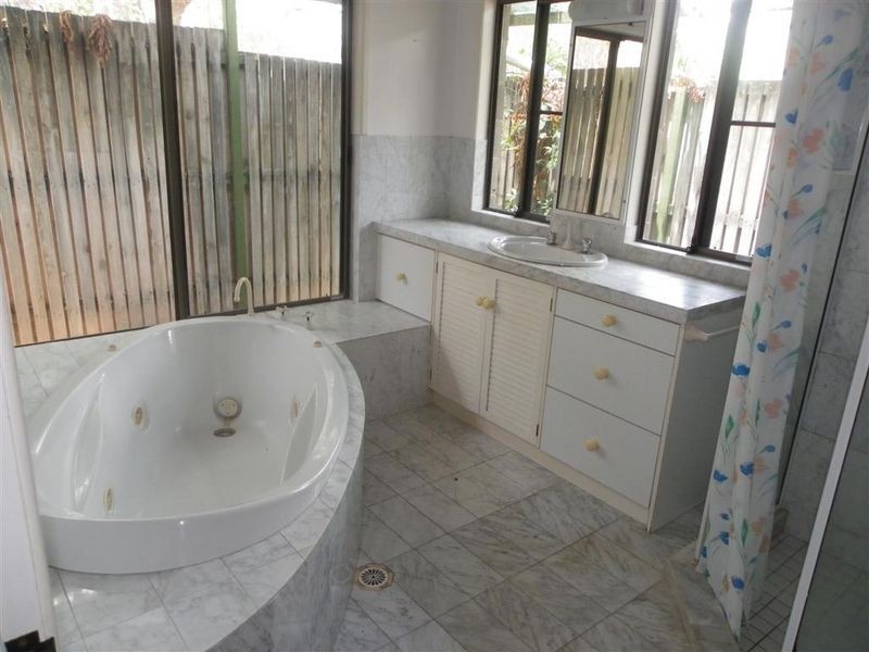 41 Hillview Road, Bowen QLD 4805