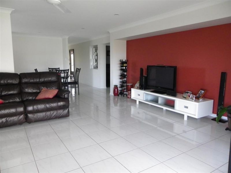 34 Bryant Avenue, Bowen QLD 4805