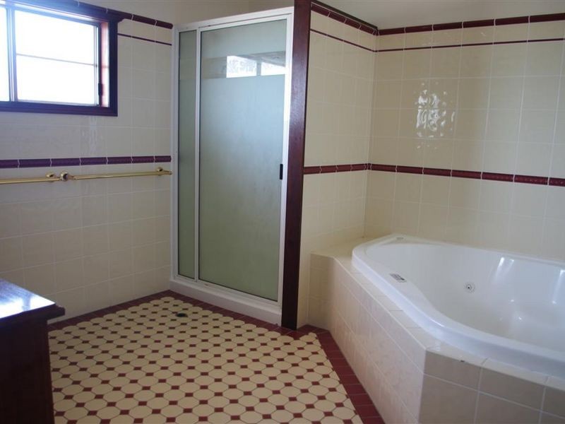 4 Brighton Road, Bowen QLD 4805