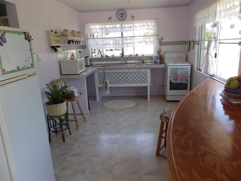 25 Thomas Street, Bowen QLD 4805