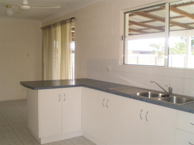 16 Hillview Place, Bowen QLD 4805