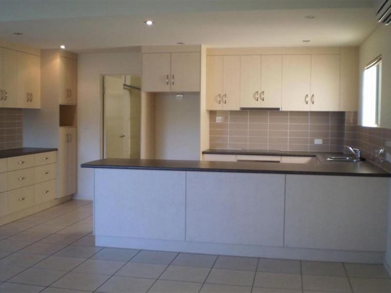 1/1 Murroona Street, Bowen QLD 4805