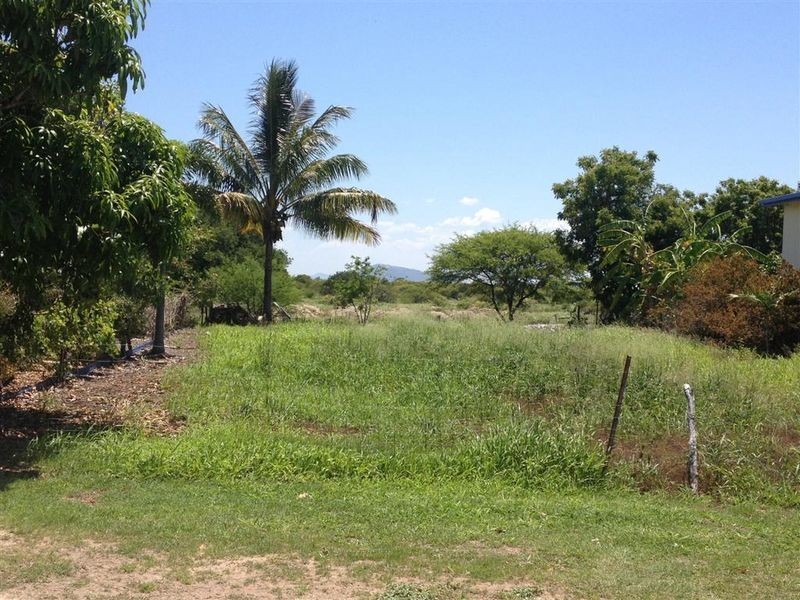 51 Creek Street, Bowen QLD 4805