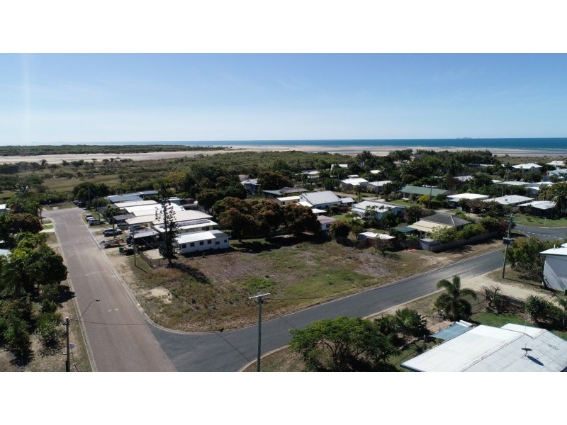 38 Creek Street, Bowen QLD 4805