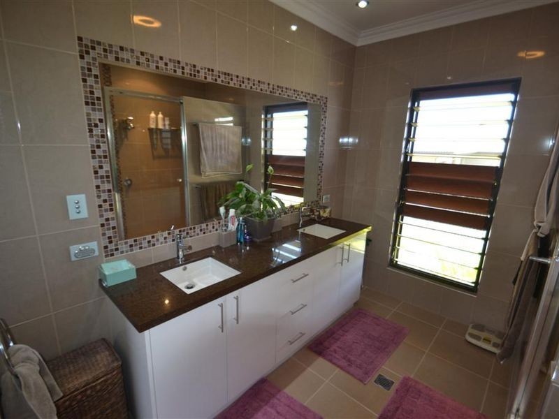 2-4 Marine Parade, Bowen QLD 4805