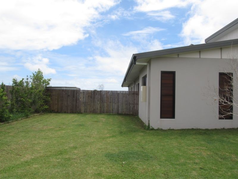 18 Banks Drive, Bowen QLD 4805