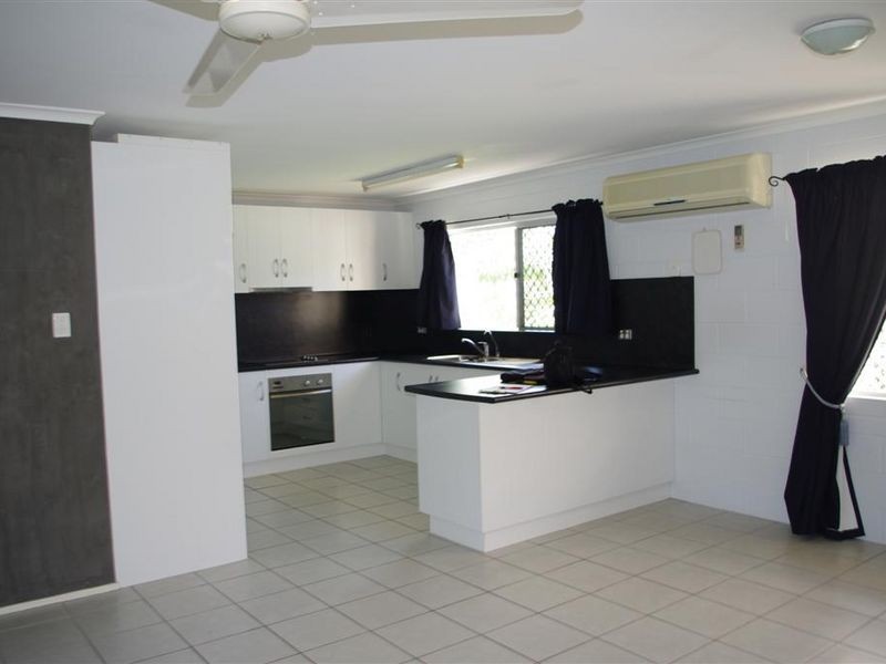 4 Sunset Crescent, Bowen QLD 4805