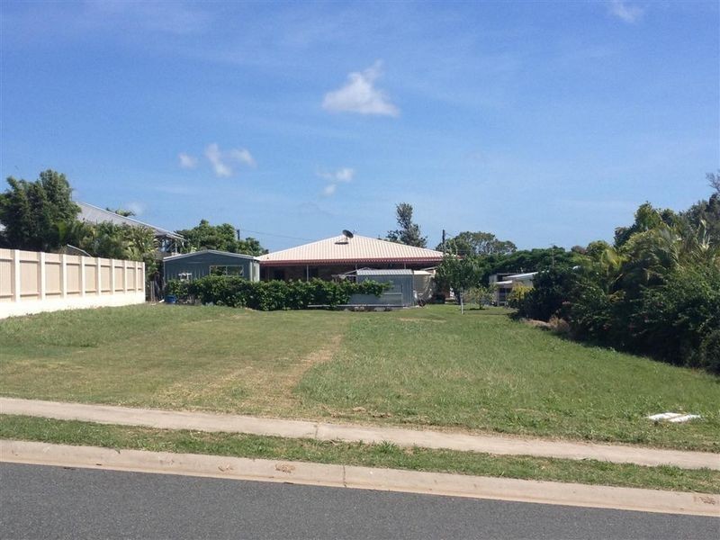 8 Tynwald Avenue, Bowen QLD 4805