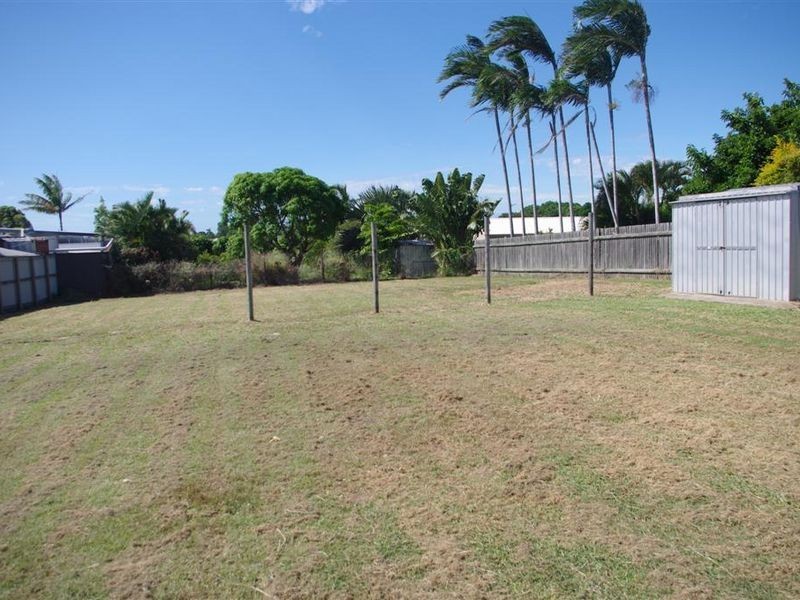 12 Rosshall Street, Bowen QLD 4805