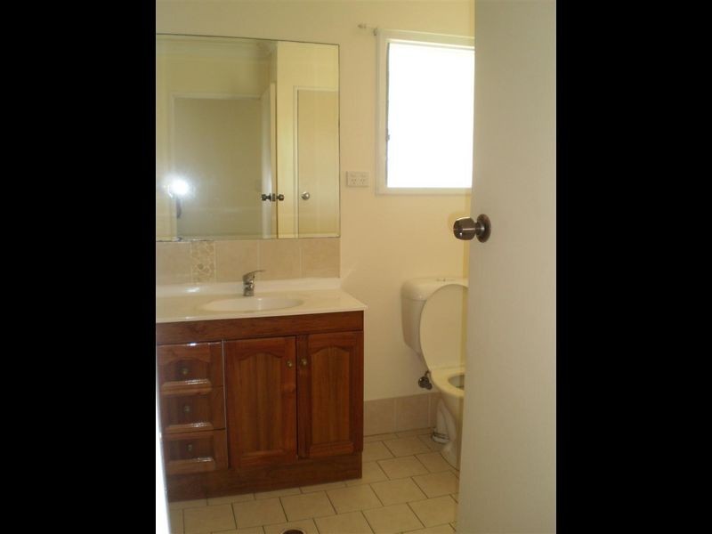 12 Rosshall Street, Bowen QLD 4805