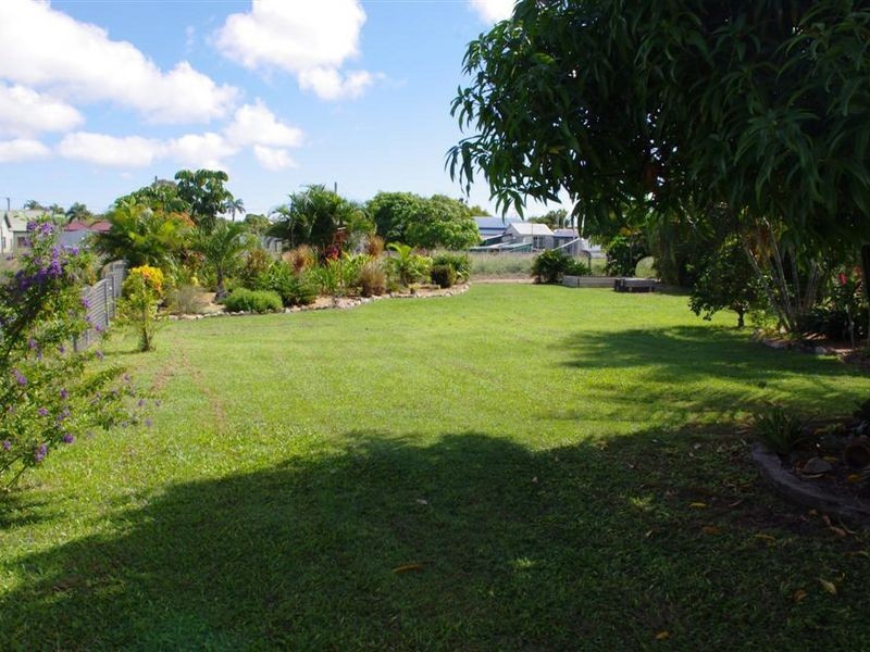 32 Thomas Street, Bowen QLD 4805