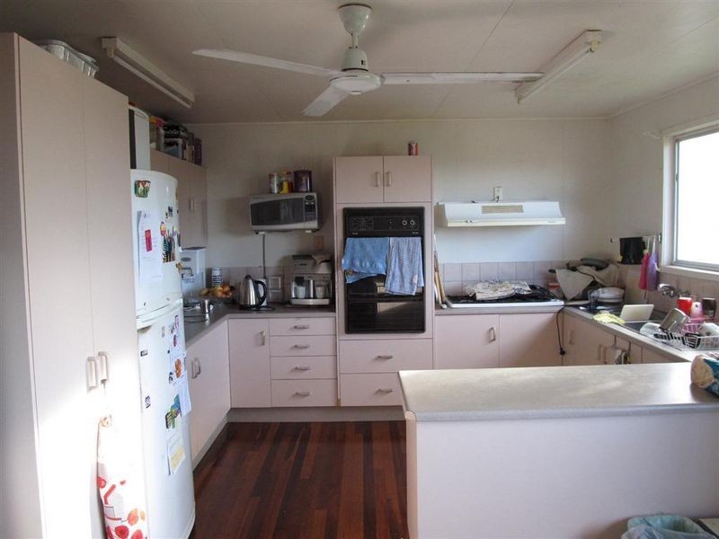 10 Daniel Street, Bowen QLD 4805