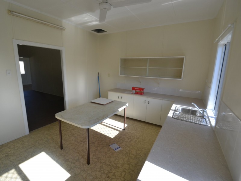 35 Livingstone Street, Bowen QLD 4805