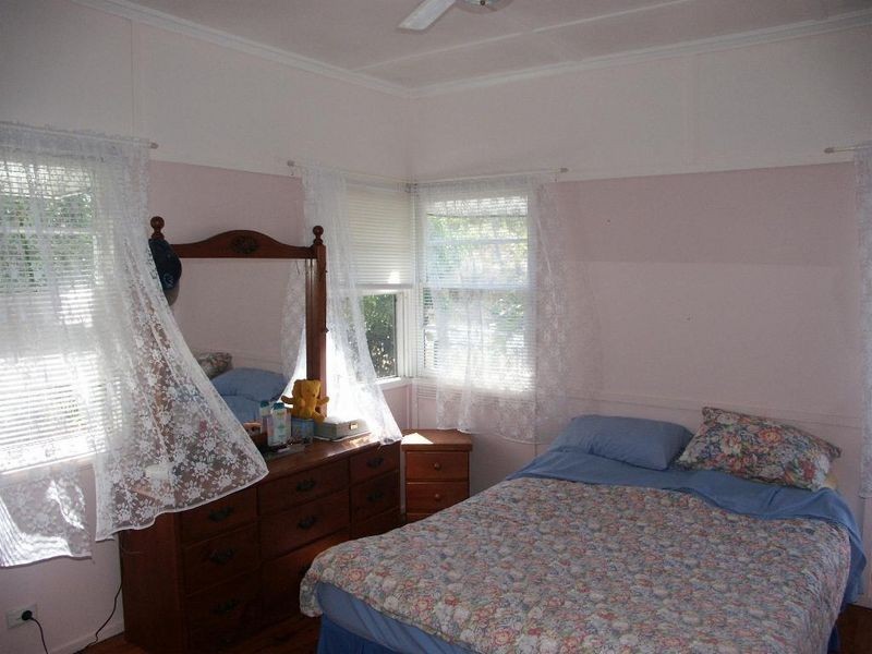 27 Elphinstone Street, Bowen QLD 4805