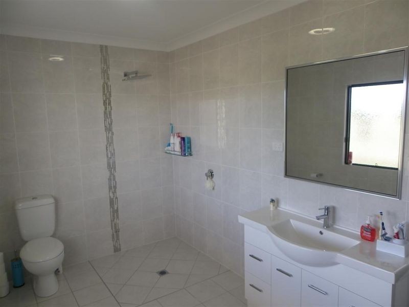 129 Inveroona Road, Bowen QLD 4805